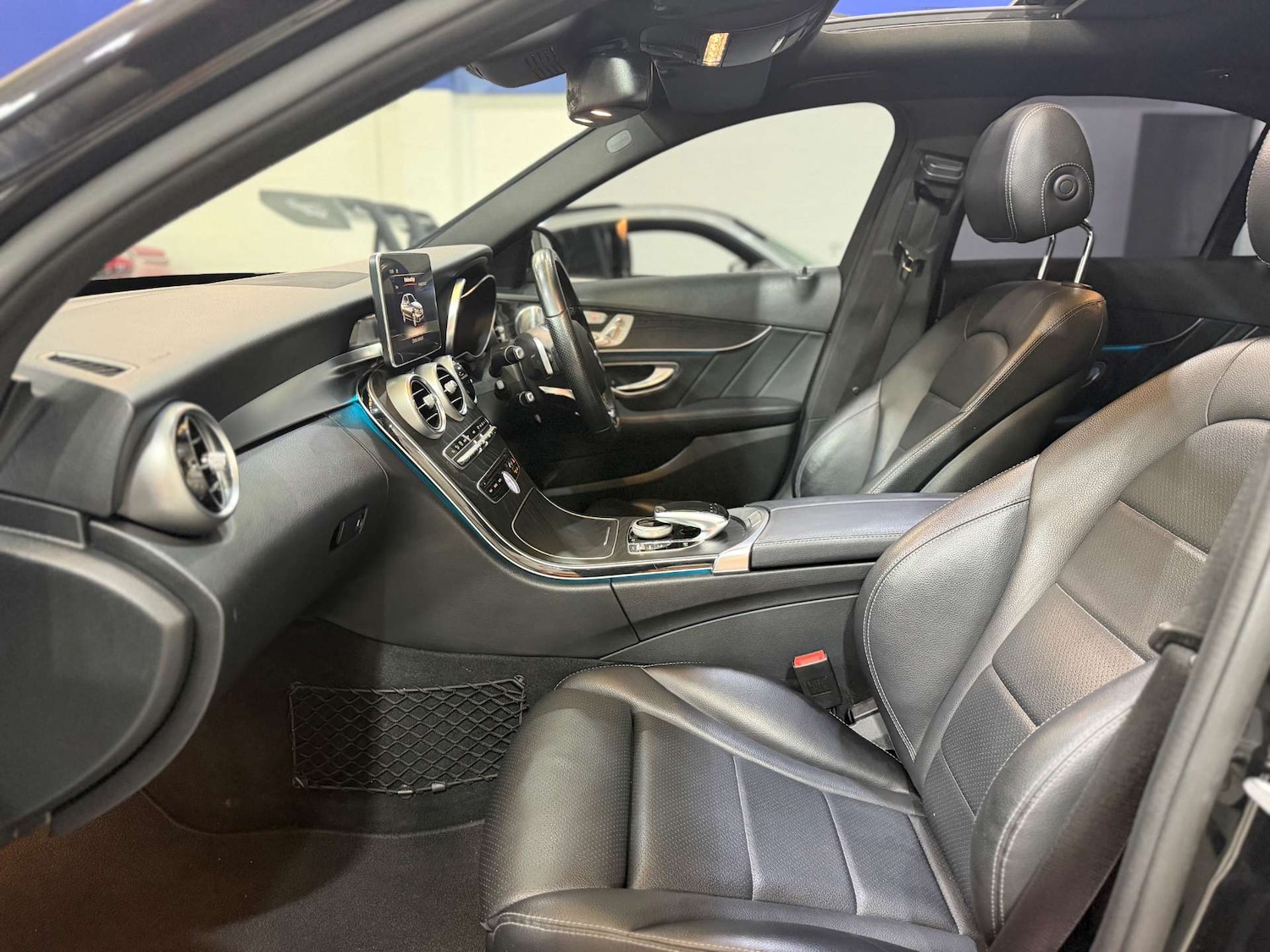 Used Mercedes-Benz C Class 2018 for sale - 76253836: Photo 35