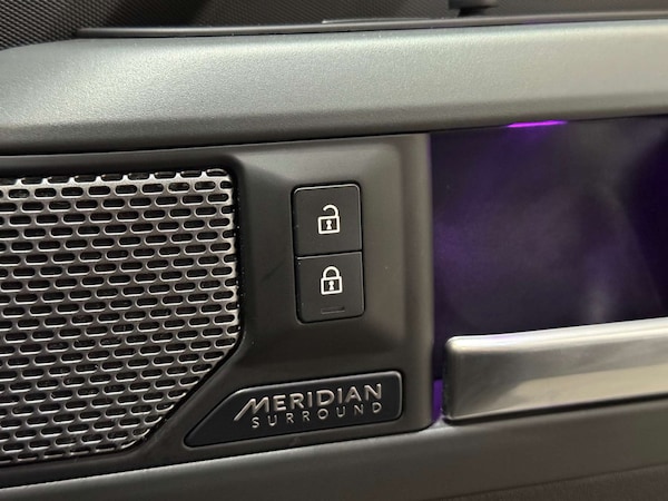 Used Land Rover Defender 110 2021 for sale - 75634111: Photo 65