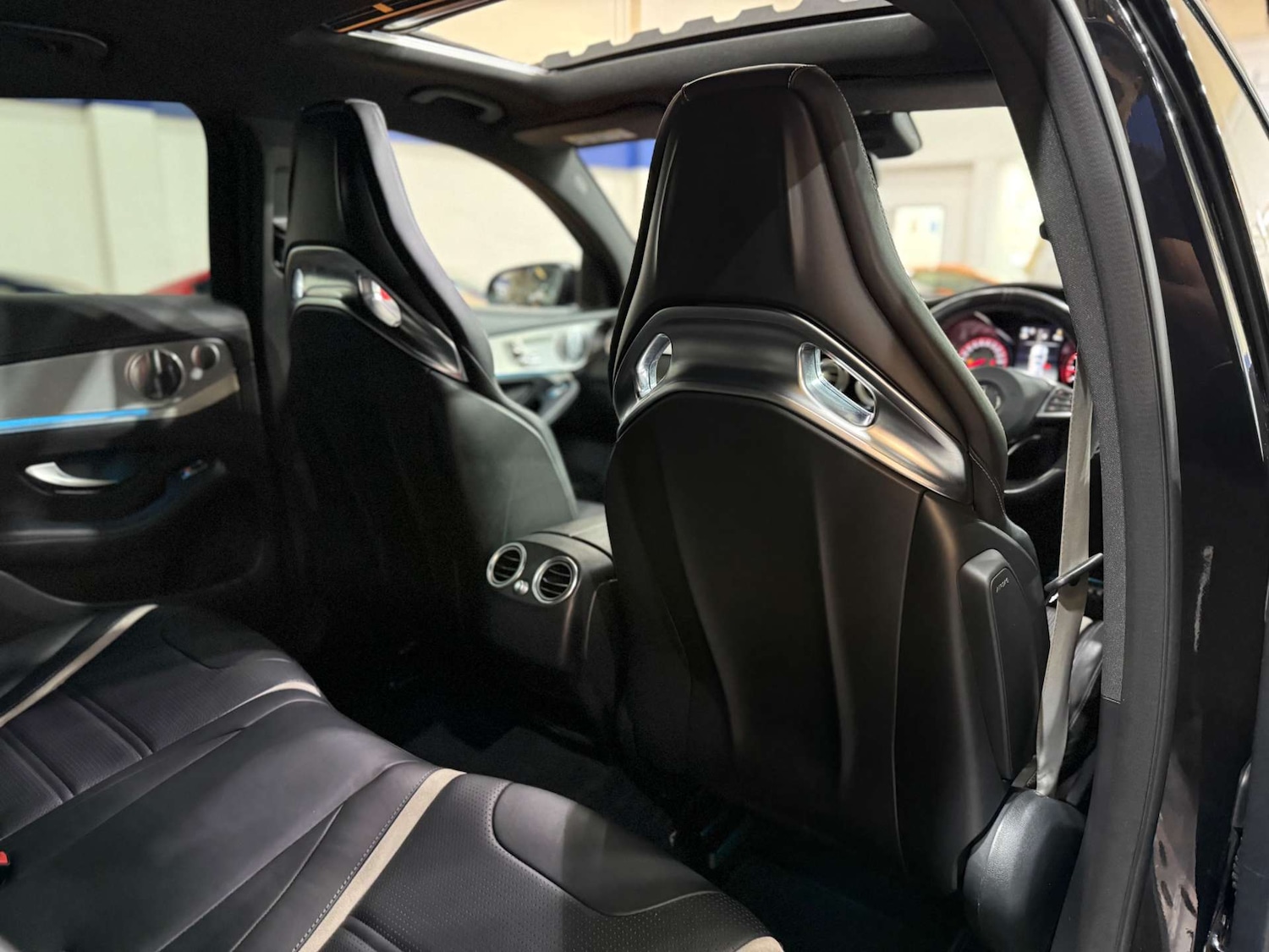 Used Mercedes-Benz GLC 2018 for sale - 76601830: Photo 58