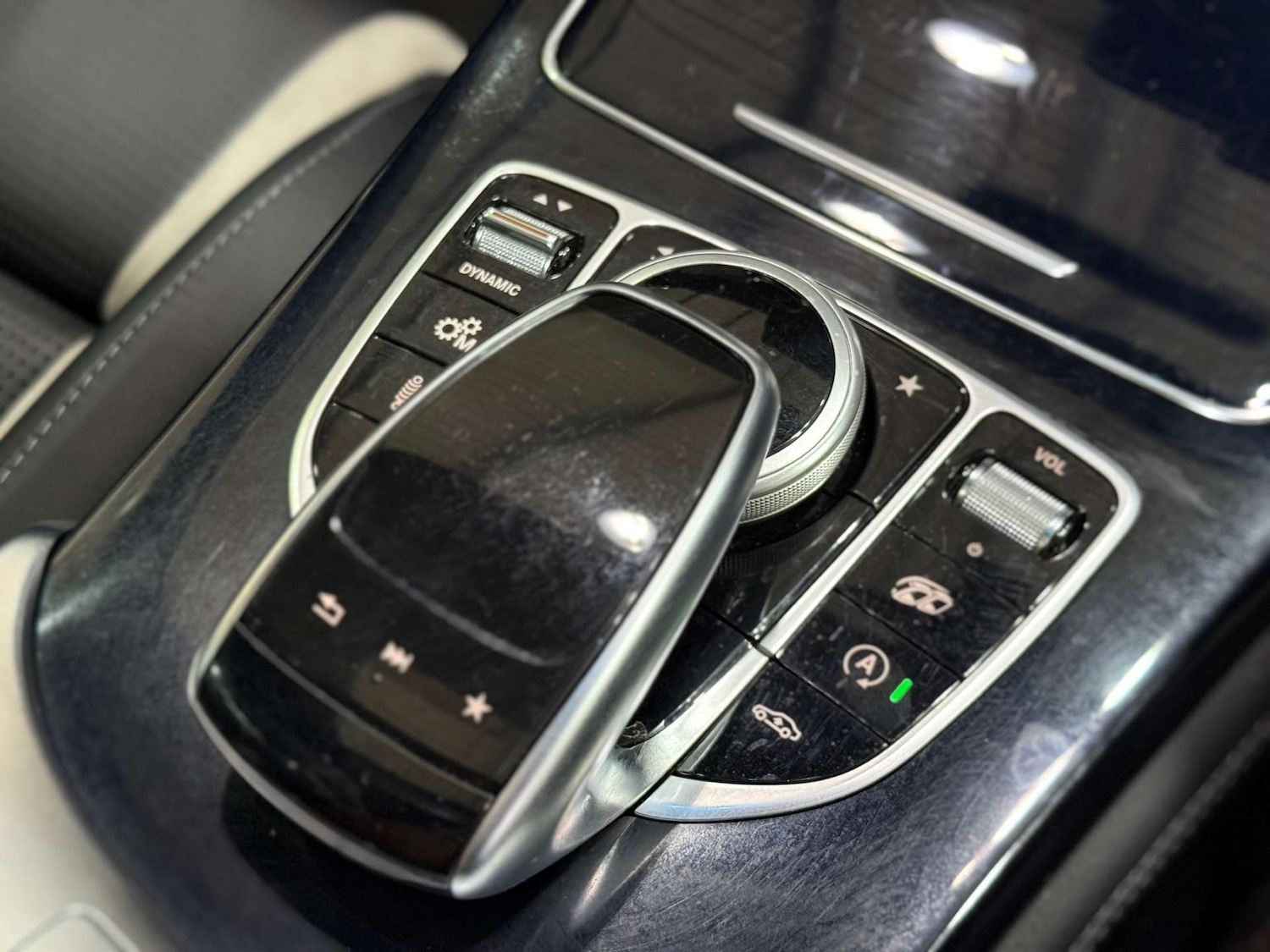 Used Mercedes-Benz GLC 2018 for sale - 76601830: Photo 61