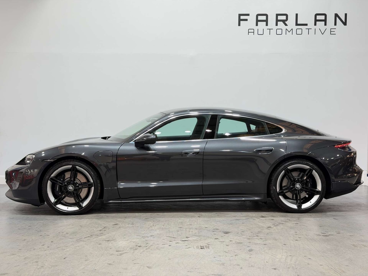 Used Porsche Taycan 2021 for sale - 77136389: Photo 16