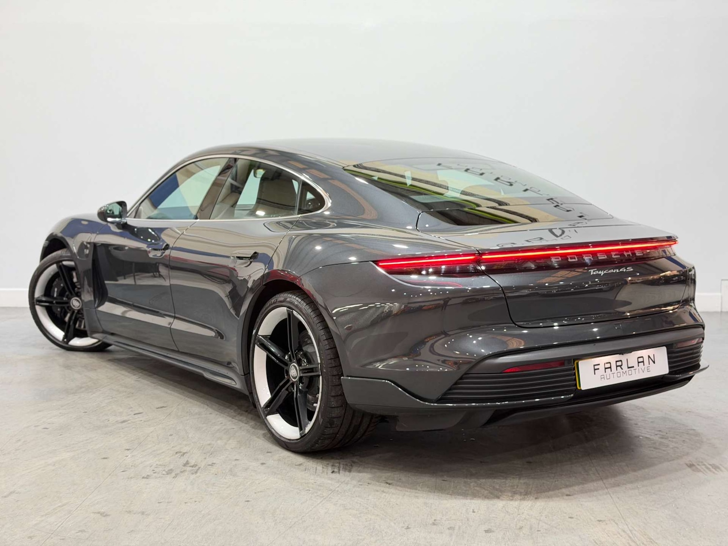 Used Porsche Taycan 2021 for sale - 77136389: Photo 21