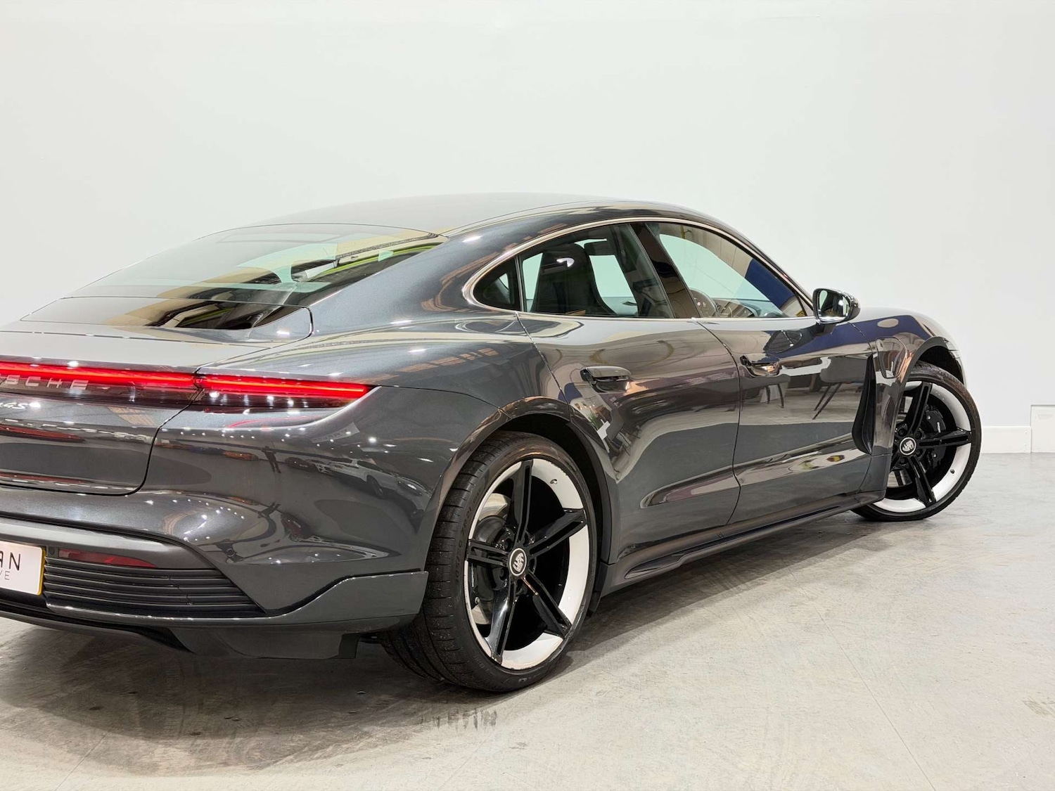 Used Porsche Taycan 2021 for sale - 77136389: Photo 28