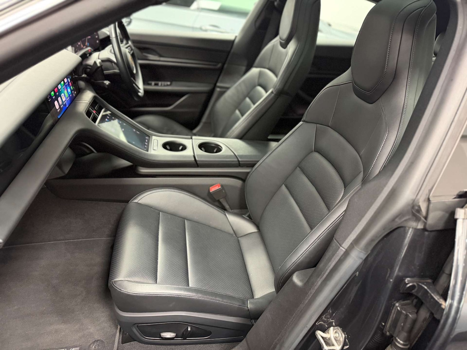 Used Porsche Taycan 2021 for sale - 77136389: Photo 35