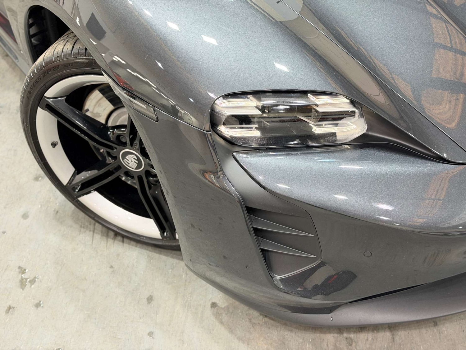 Used Porsche Taycan 2021 for sale - 77136389: Photo 43