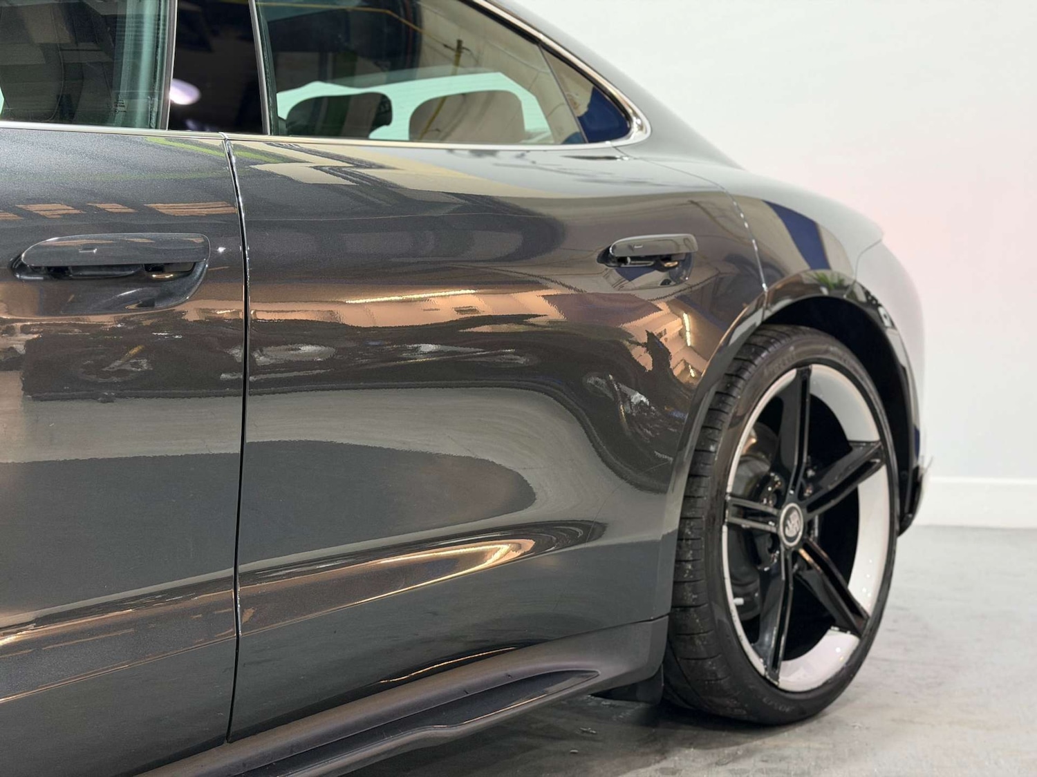 Used Porsche Taycan 2021 for sale - 77136389: Photo 44