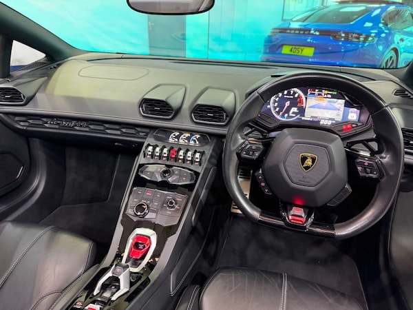 Used Lamborghini Huracan 2017 for sale - 76198695: Photo 2