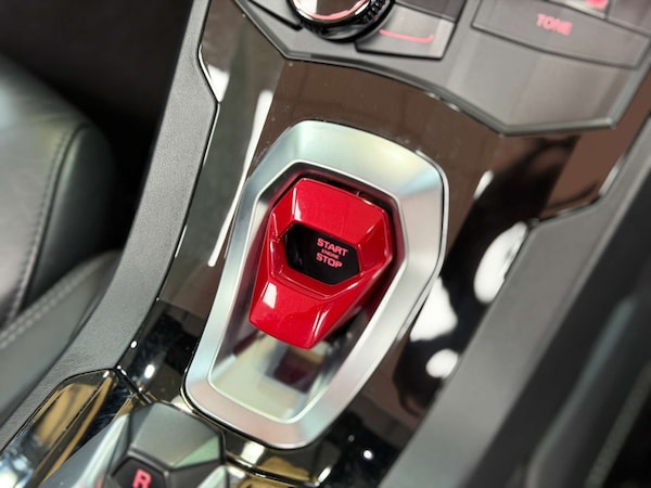Used Lamborghini Huracan 2017 for sale - 76198695: Photo 41