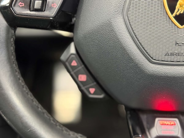 Used Lamborghini Huracan 2017 for sale - 76198695: Photo 47