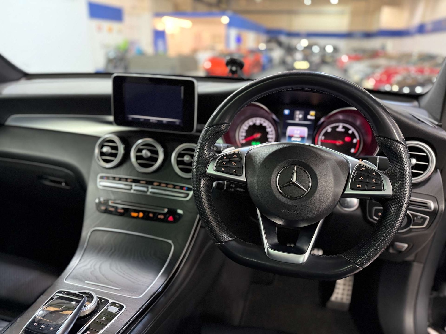 Used Mercedes-Benz GLC 2017 for sale - 76694802: Photo 2