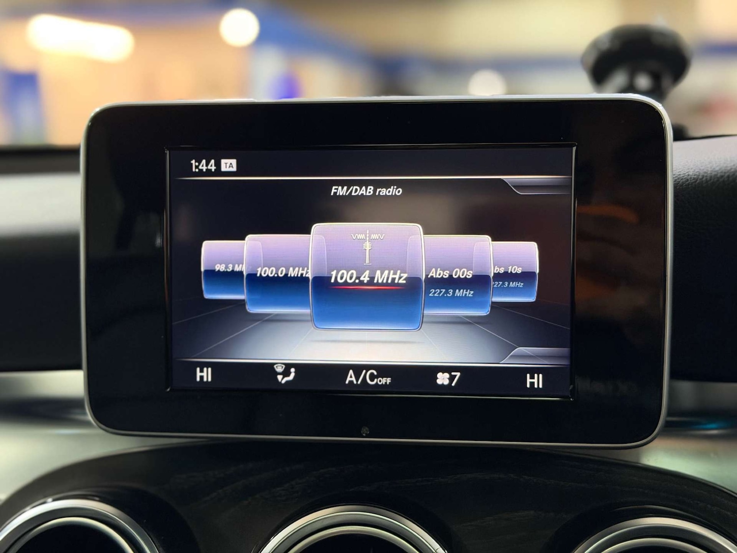 Used Mercedes-Benz GLC 2017 for sale - 76694802: Photo 35