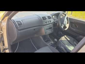 Used Skoda Fabia 2011 for sale - 75032349: Photo