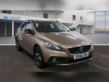 Used Volvo V40 Cross Country 2016 for sale - 77395409: Photo