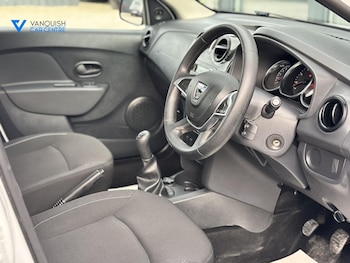 Used Dacia Sandero 2019 for sale - 76616120: Photo