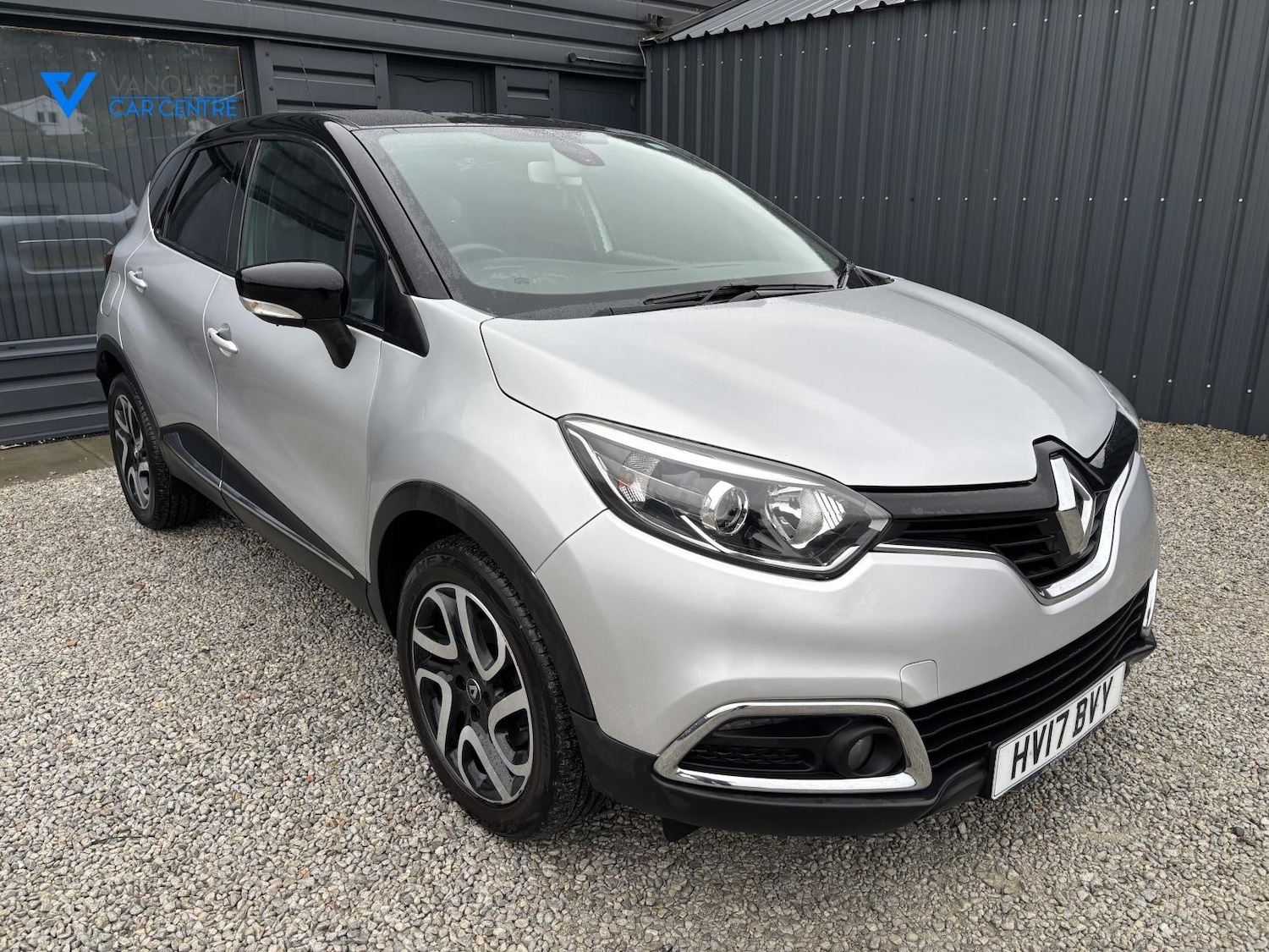 Used Renault Captur 2017 for sale - 76616125: Photo 2