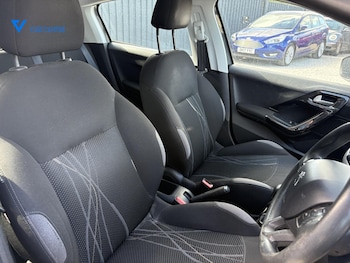 Used Peugeot 208 2013 for sale - 78299040: Photo