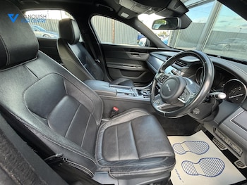 Used Jaguar XF 2015 for sale - 76616119: Photo