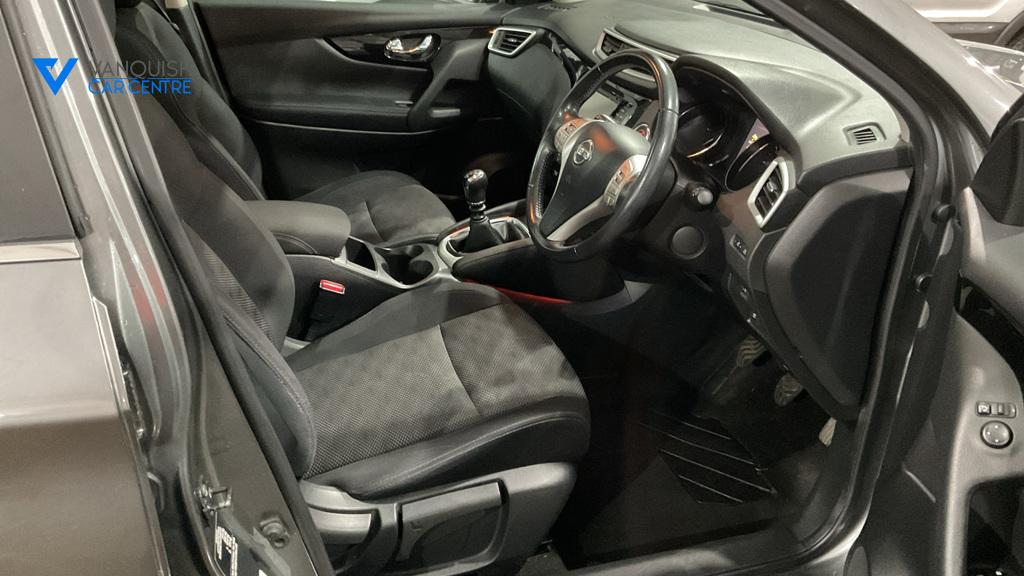 Used Nissan Qashqai 2017 for sale - 77141001: Photo 3