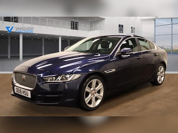 Used Jaguar XE 2016 for sale - 77274451: Photo