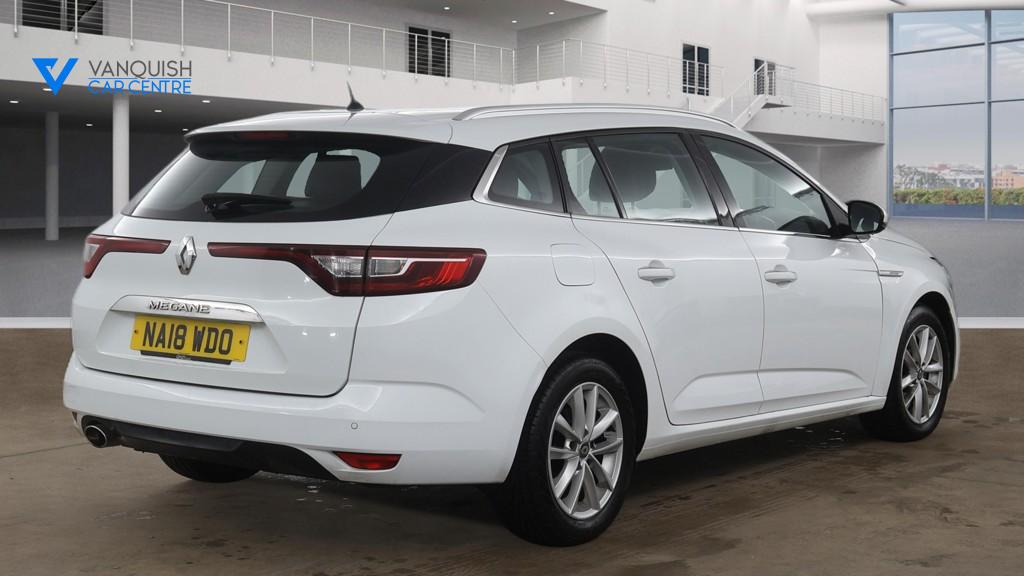 Used Renault Megane 2018 for sale - 77528270: Photo 2