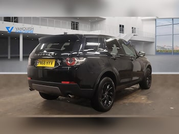 Used Land Rover Discovery Sport 2018 for sale - 76908416: Photo