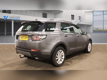 Used Land Rover Discovery Sport 2017 for sale - 77881478: Photo