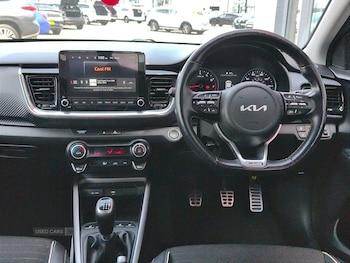 Used Kia Stonic 2023 for sale - 79189496: Photo