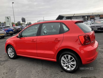 Used Volkswagen Polo 2015 for sale - 76153652: Photo