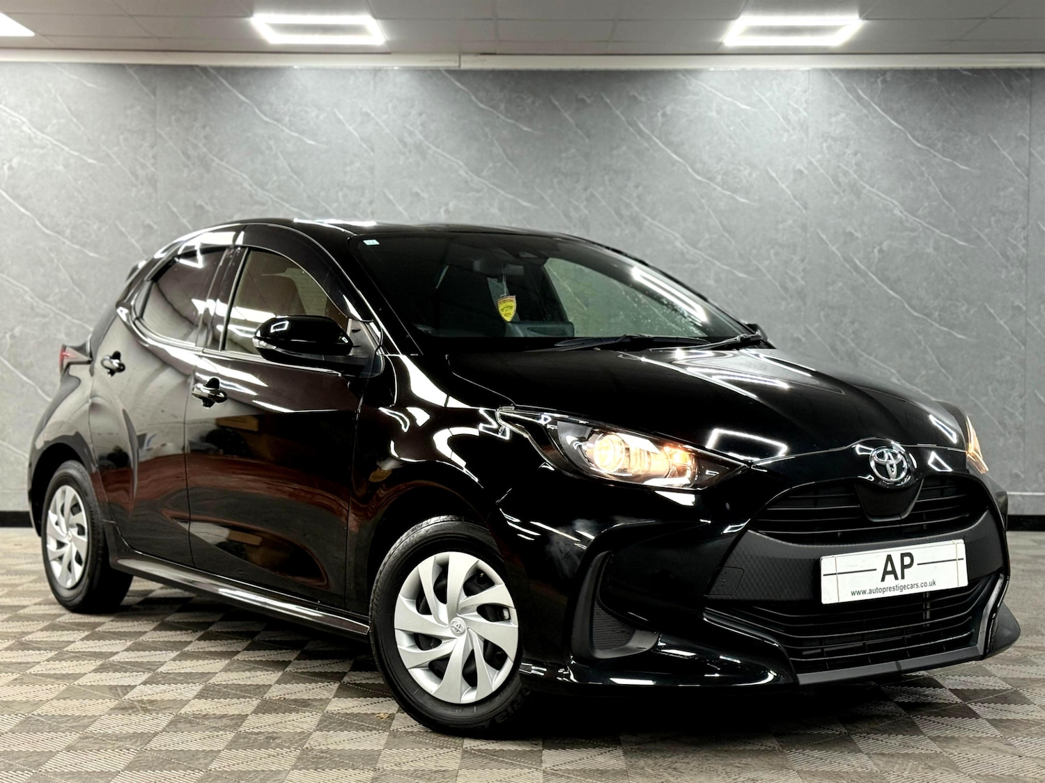 Used Toyota Yaris 2025 for sale - 76947142: Photo 2