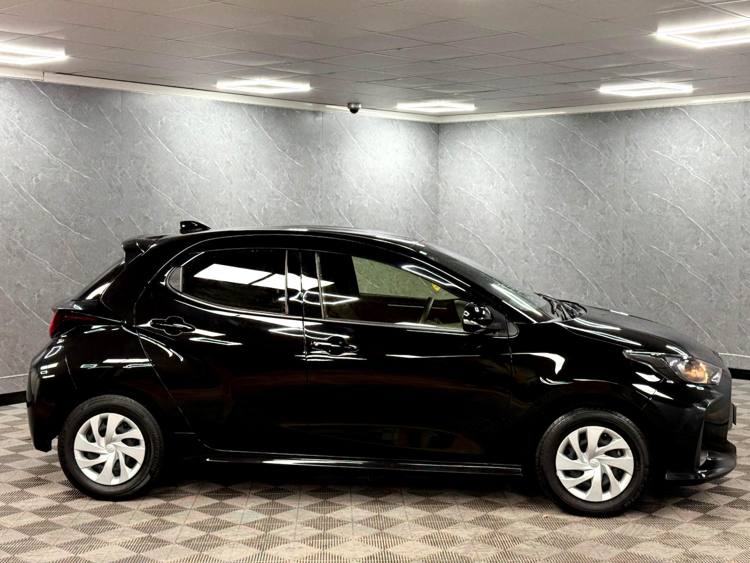 Used Toyota Yaris 2025 for sale - 76947142: Photo 27