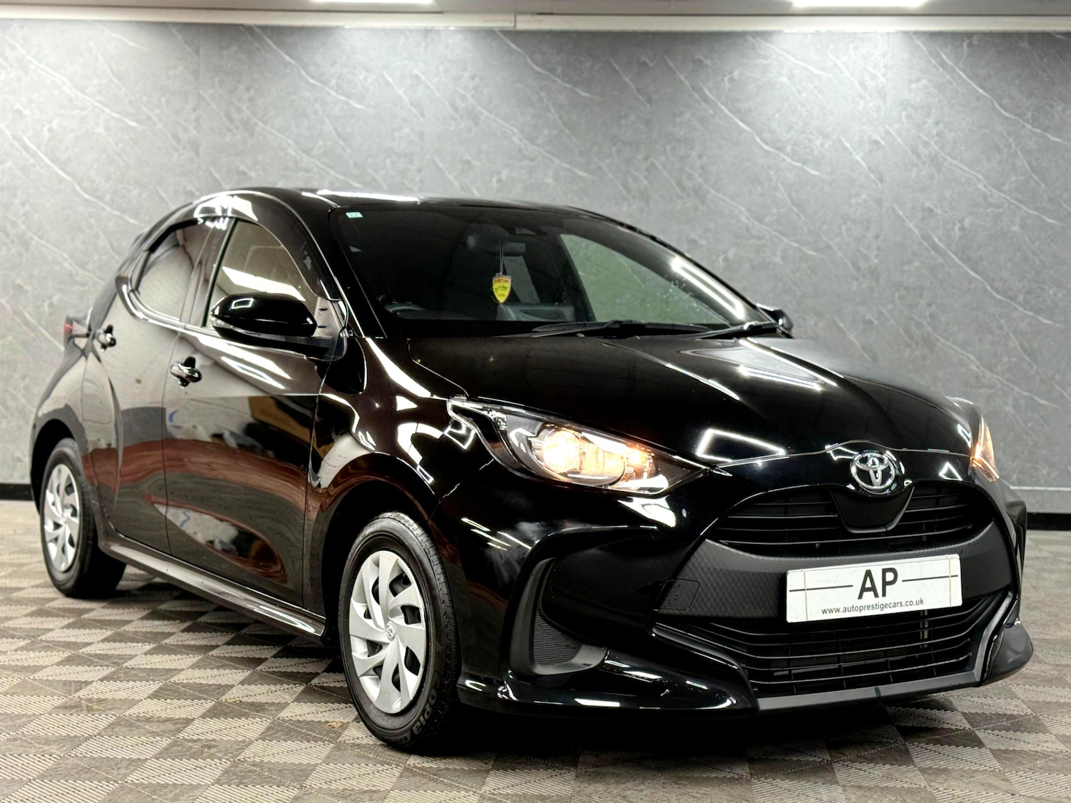 Used Toyota Yaris 2025 for sale - 76947142: Photo 4