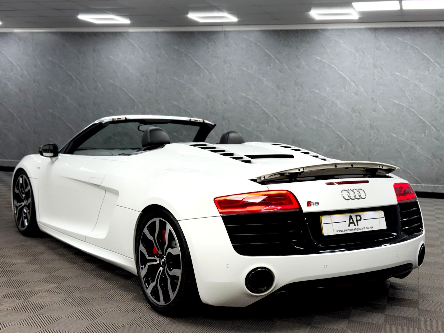 Used Audi R8 2015 for sale - 76893072: Photo 11