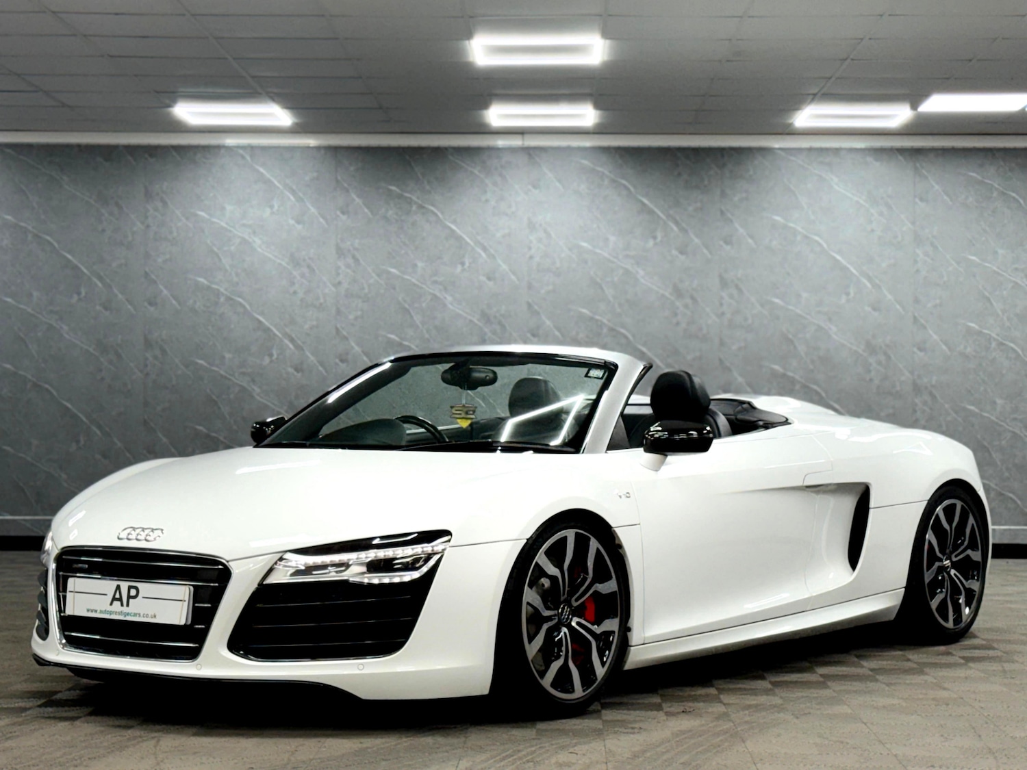 Used Audi R8 2015 for sale - 76893072: Photo 2