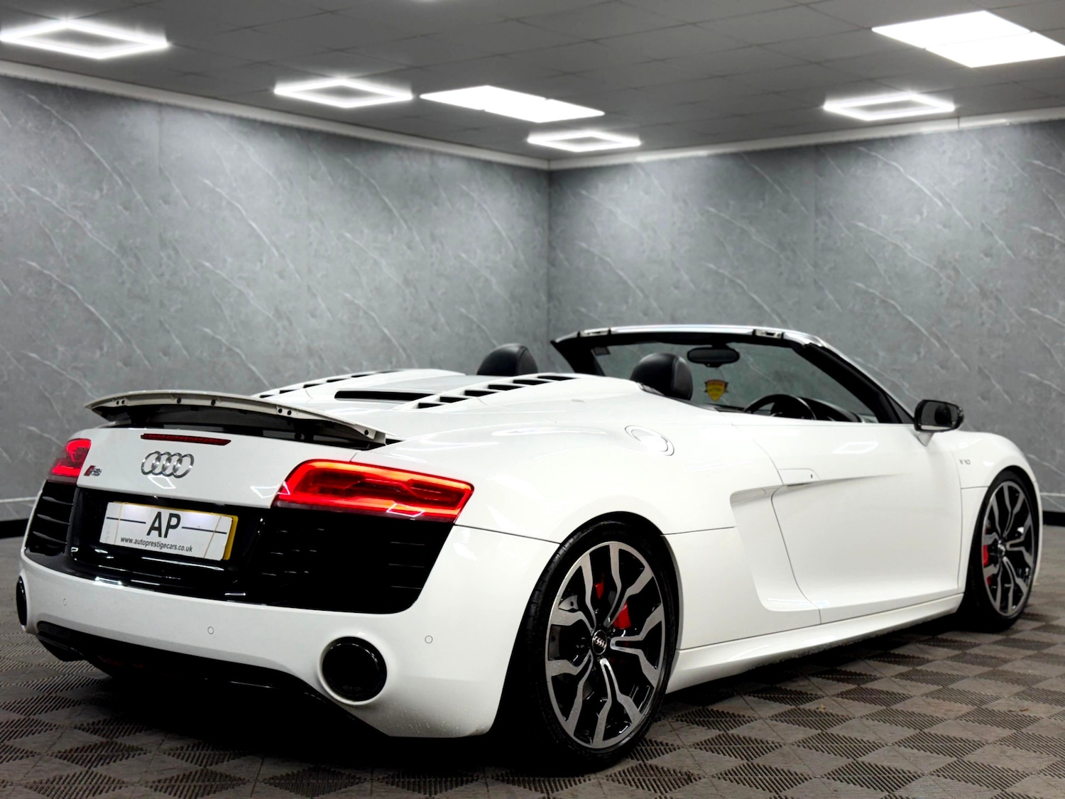 Used Audi R8 2015 for sale - 76893072: Photo 21