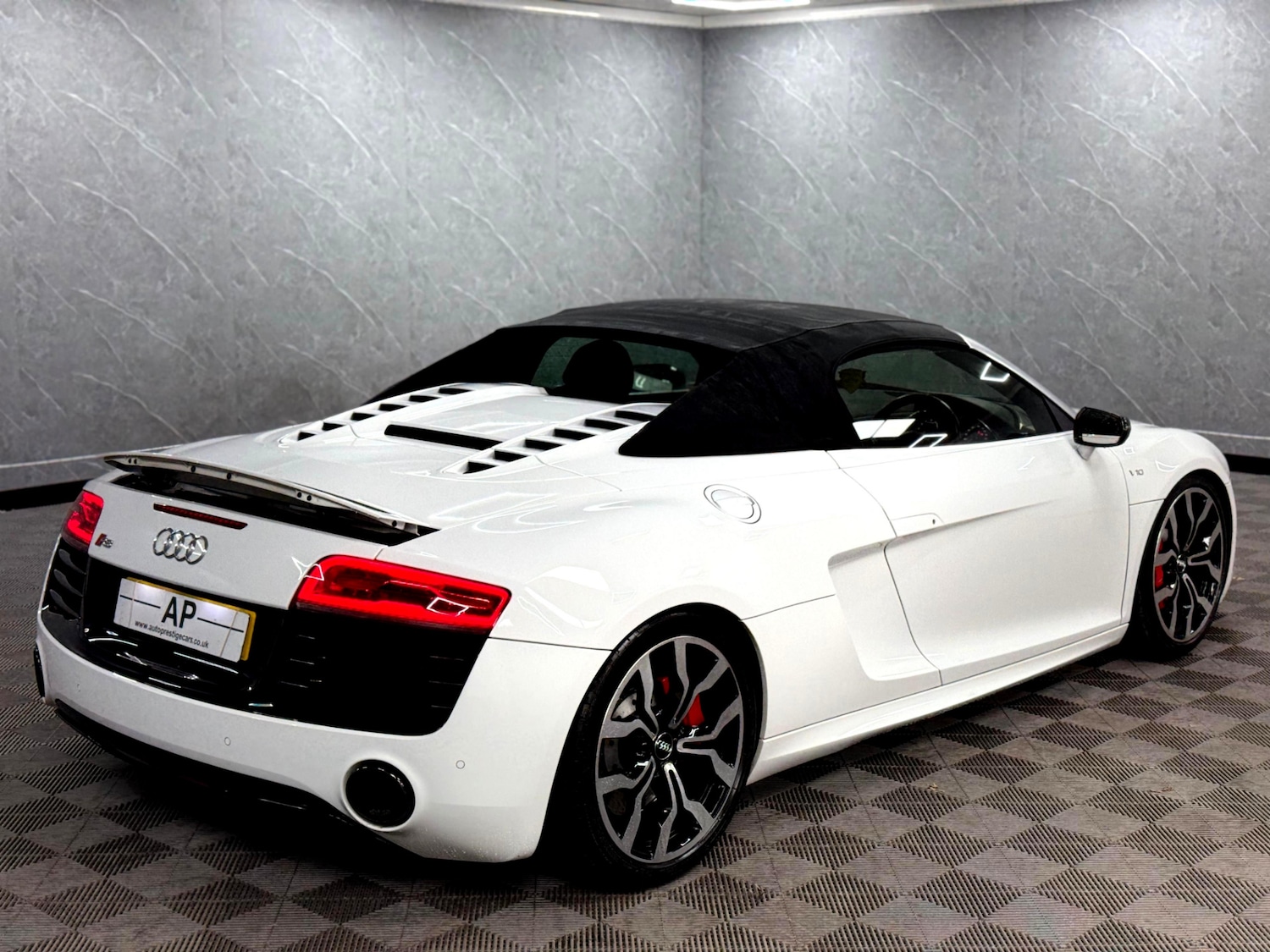 Used Audi R8 2015 for sale - 76893072: Photo 25