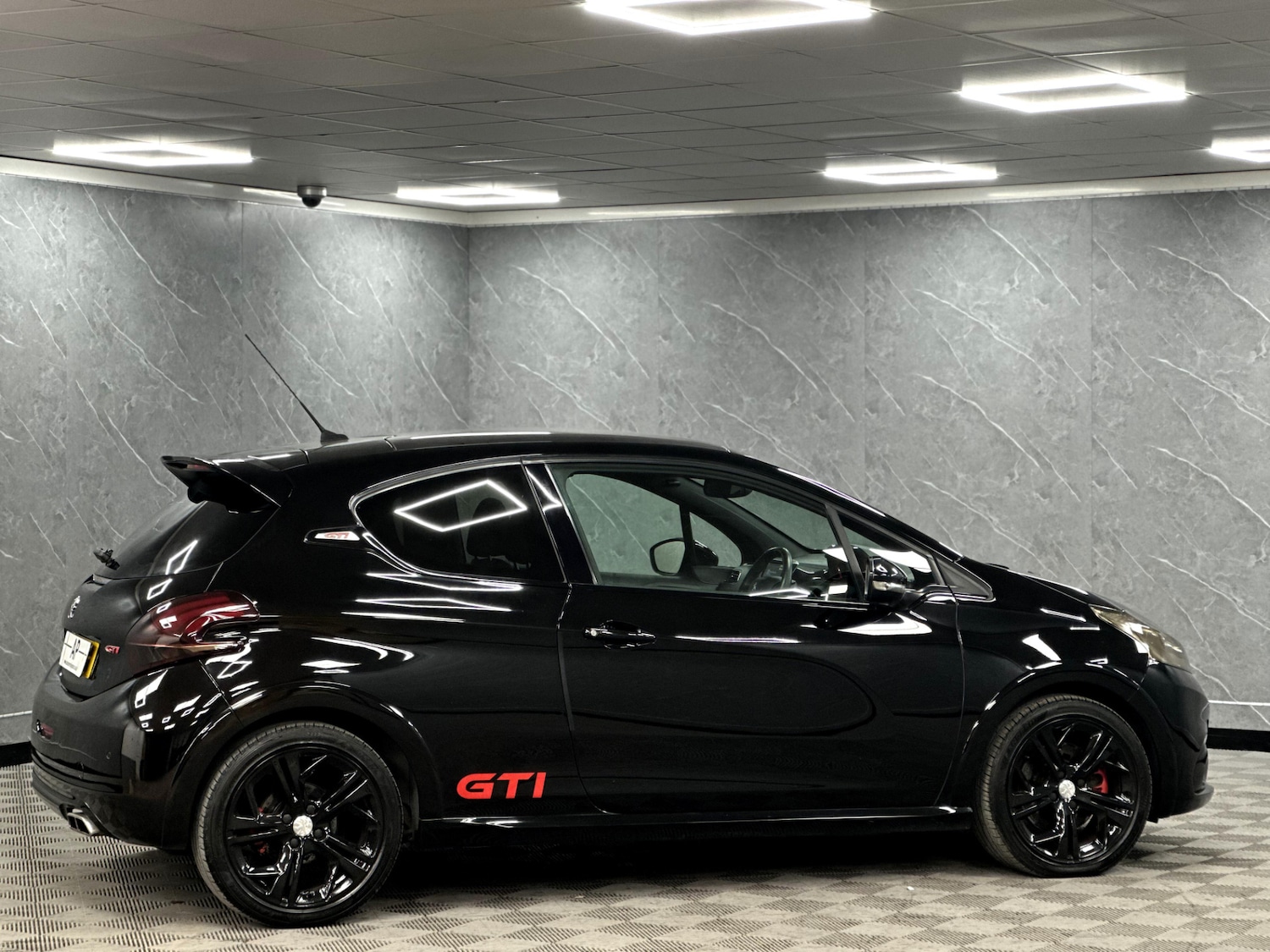 Used Peugeot 208 2017 for sale - 77114399: Photo 10