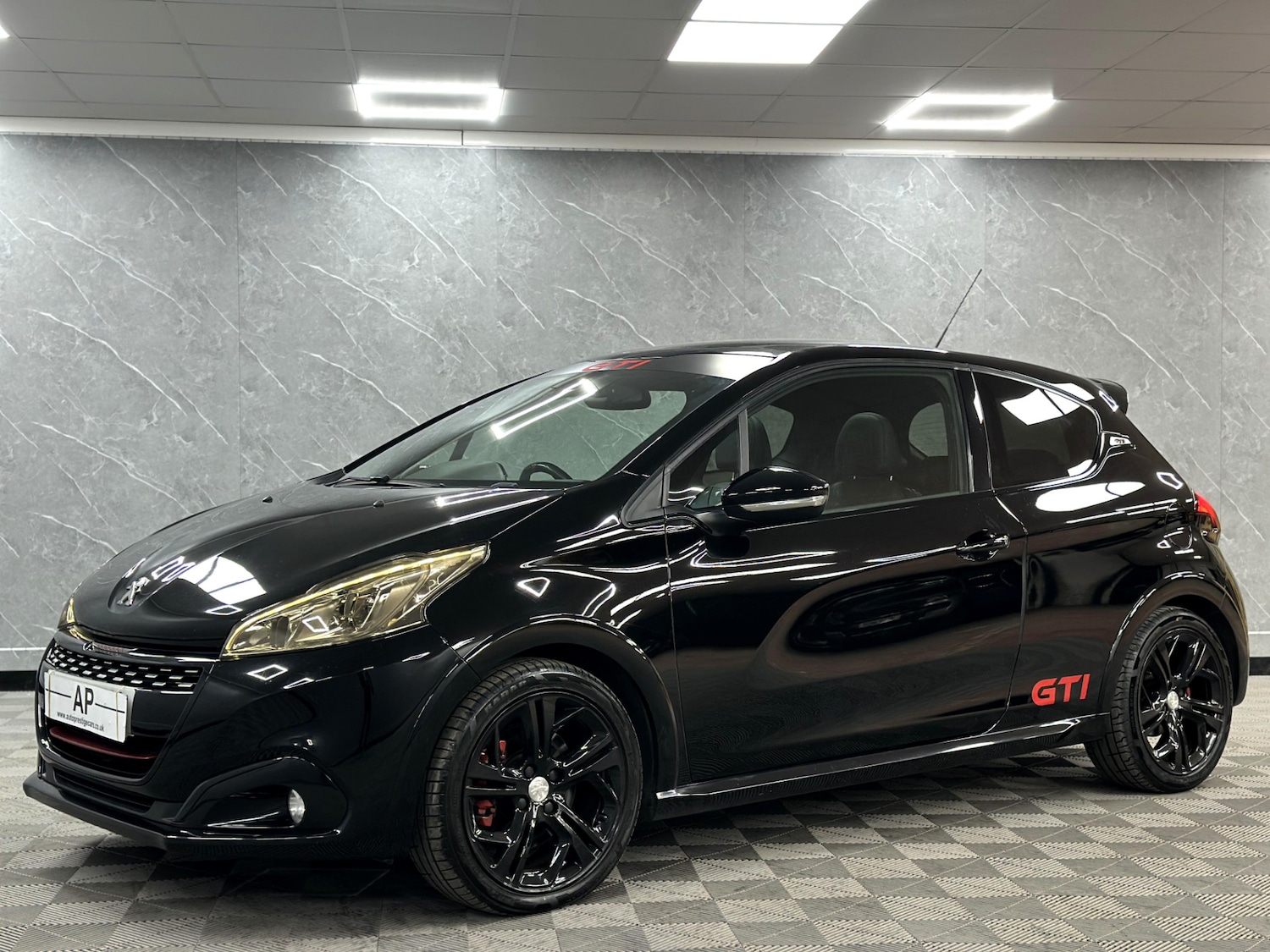 Used Peugeot 208 2017 for sale - 77114399: Photo 16