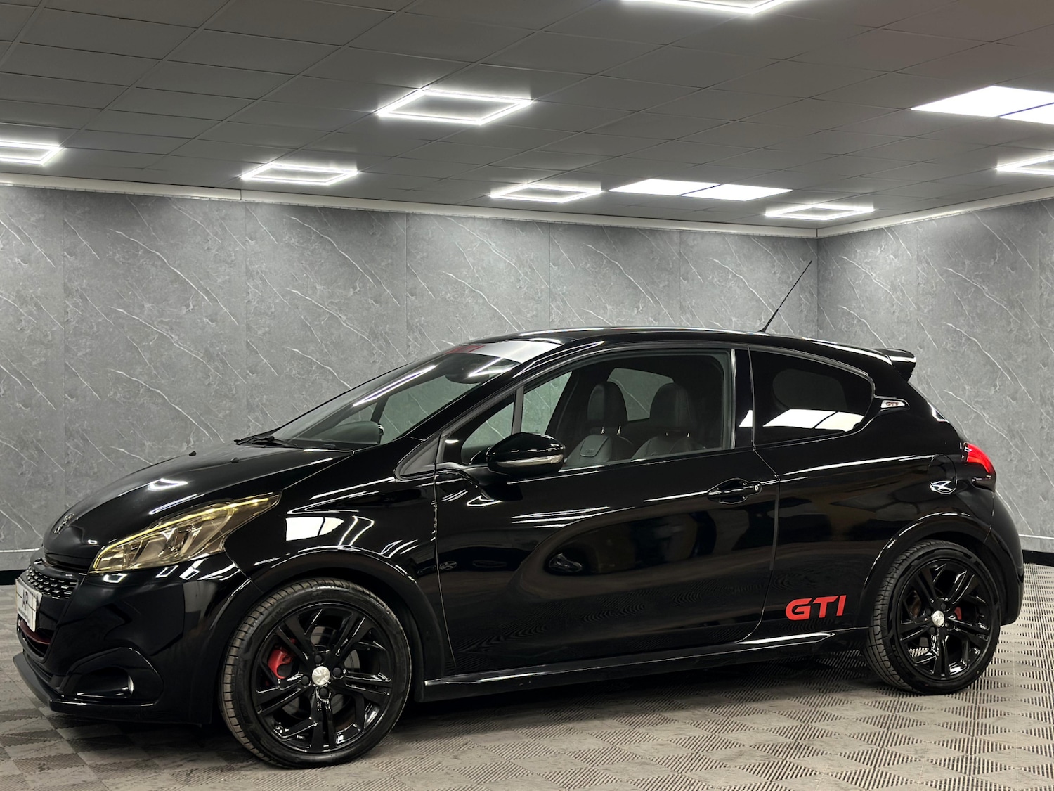 Used Peugeot 208 2017 for sale - 77114399: Photo 20