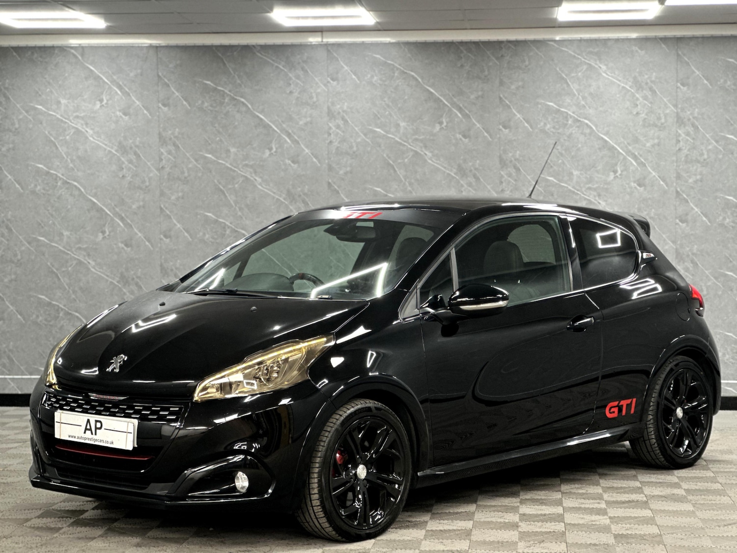 Used Peugeot 208 2017 for sale - 77114399: Photo 3
