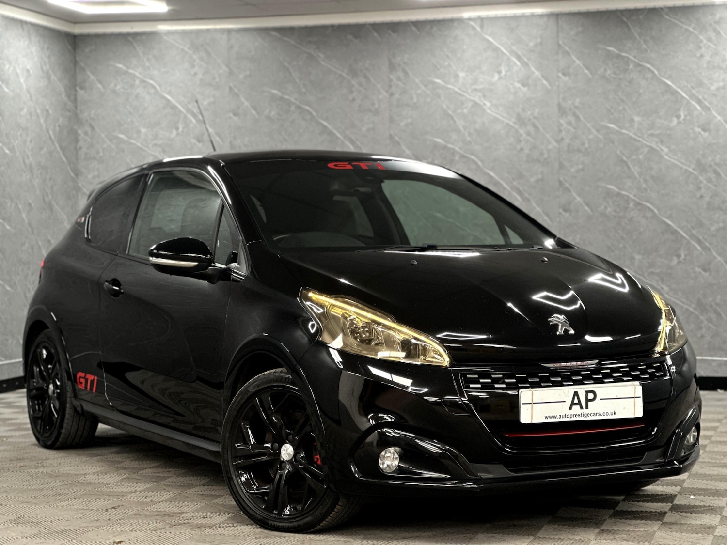 Used Peugeot 208 2017 for sale - 77114399: Photo 5
