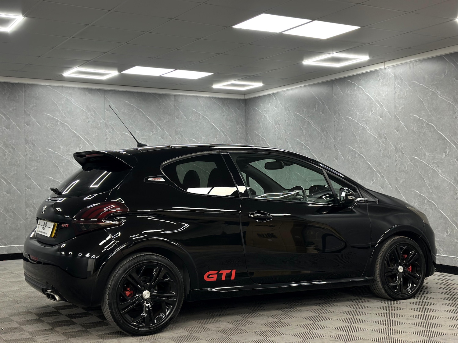 Used Peugeot 208 2017 for sale - 77114399: Photo 6