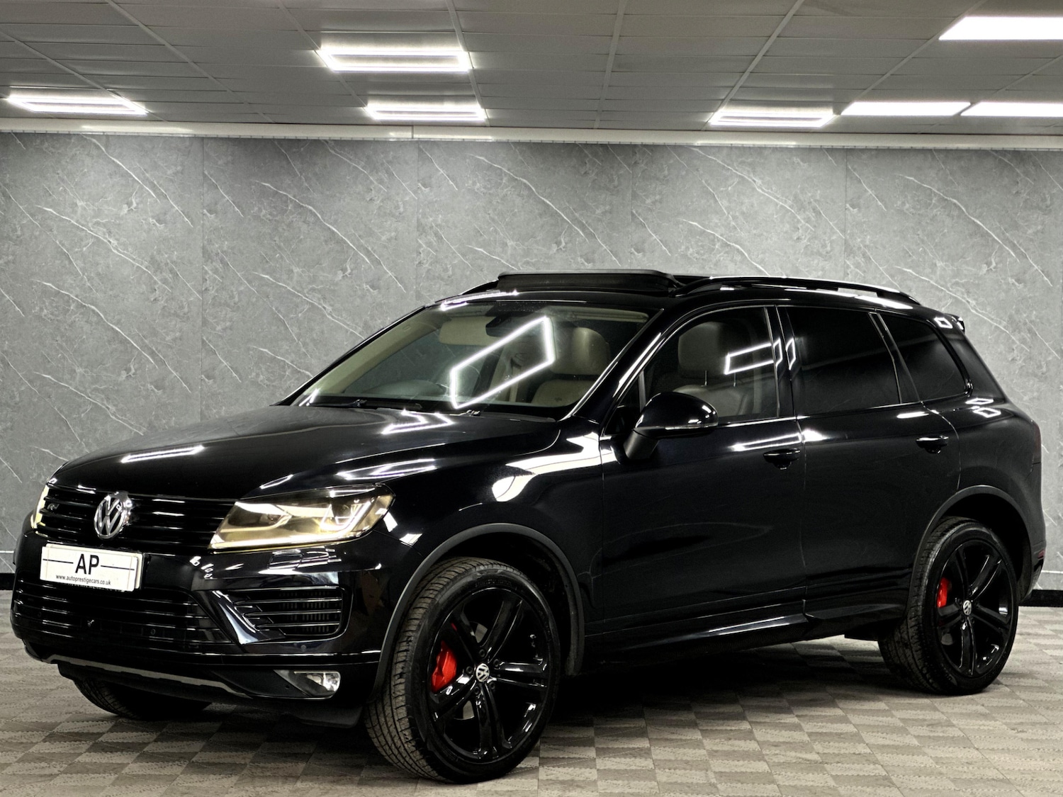 Used Volkswagen Touareg 2016 for sale - 77235986: Photo 2