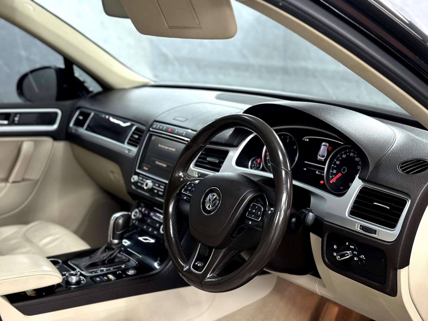 Used Volkswagen Touareg 2016 for sale - 77235986: Photo 21