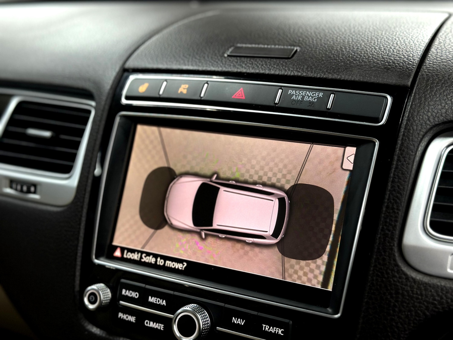 Used Volkswagen Touareg 2016 for sale - 77235986: Photo 24