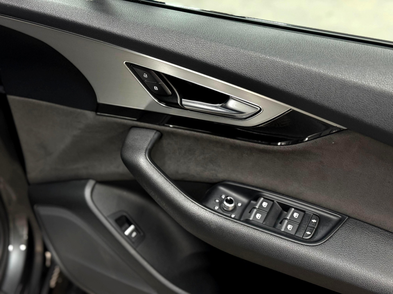 Used Audi Q7 2015 for sale - 77086686: Photo 15