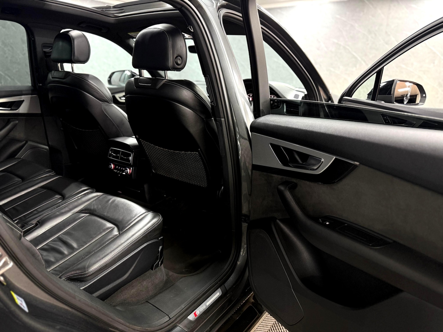 Used Audi Q7 2015 for sale - 77086686: Photo 18