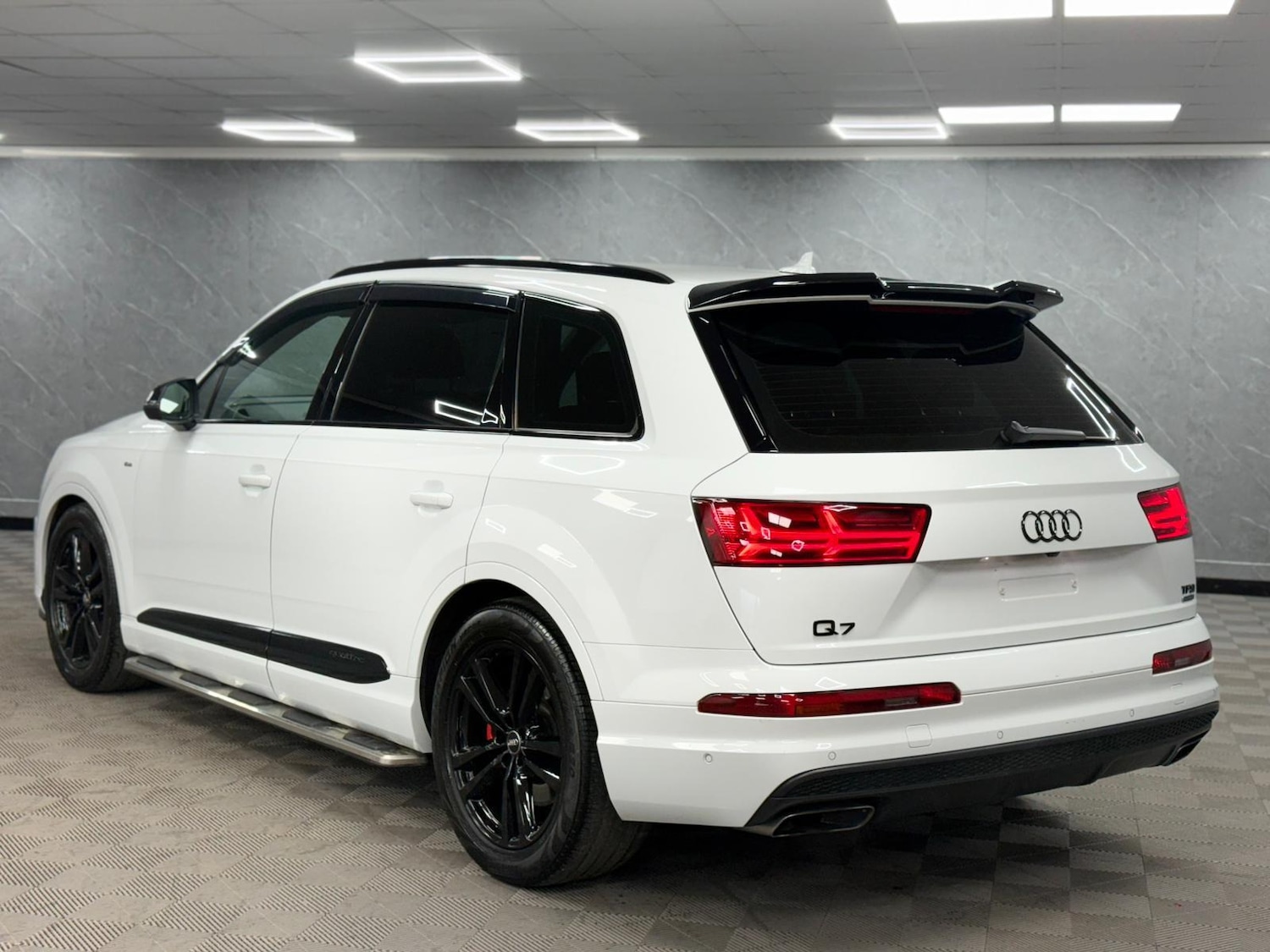 Used Audi Q7 2017 for sale - 77611377: Photo 10