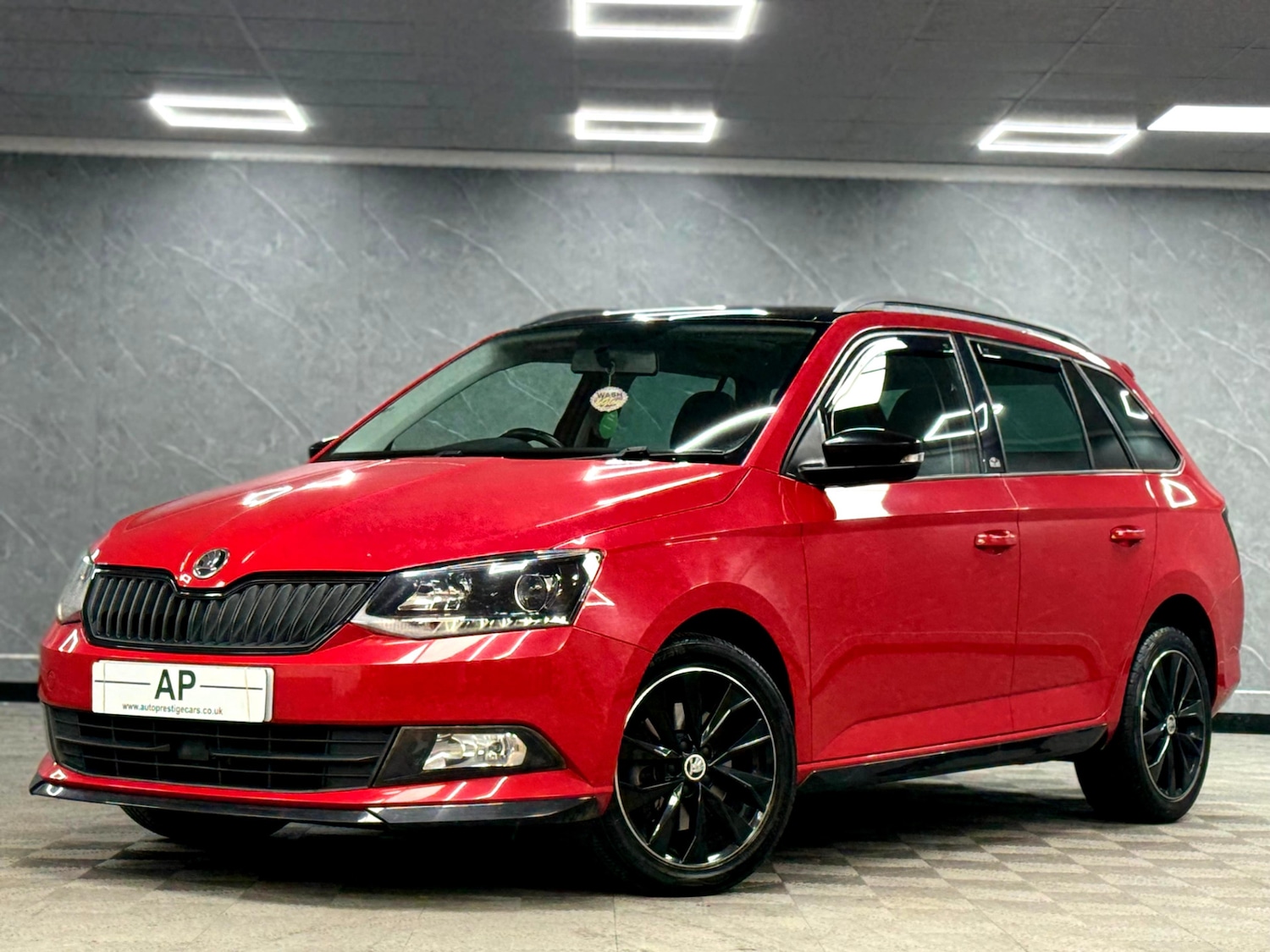 Used Skoda Fabia 2016 for sale - 76672207: Photo 2