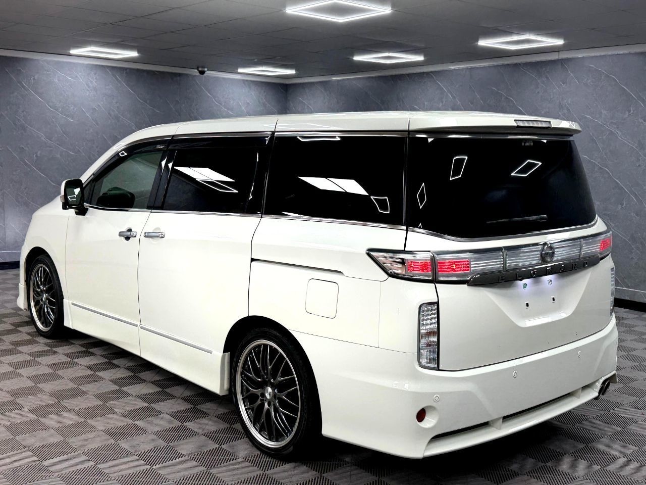 Used Nissan Elgrand 2014 for sale - 78004659: Photo 11