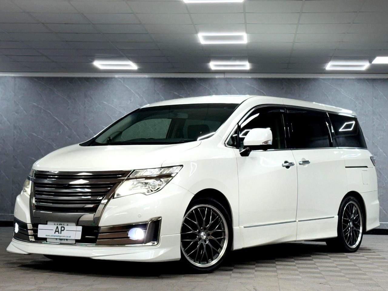 Used Nissan Elgrand 2014 for sale - 78004659: Photo 13